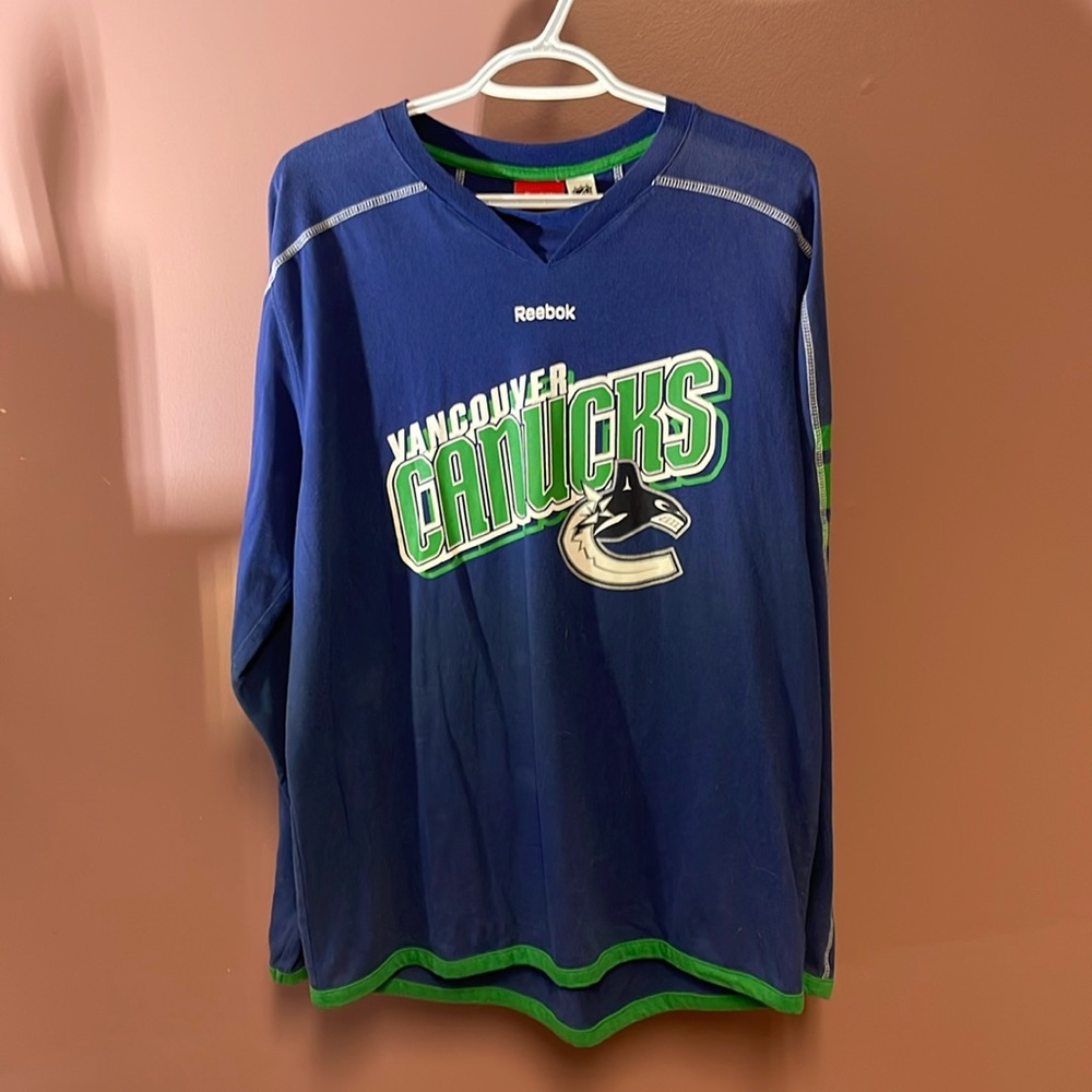 Vancouver Canucks Reebok Long Sleeved Shirt Size Mens Large L NHL Hockey Team
